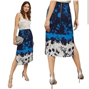 Ted Baker London Selaah Bluebell Side NWT
Slit Midi Skirt Floral Blue